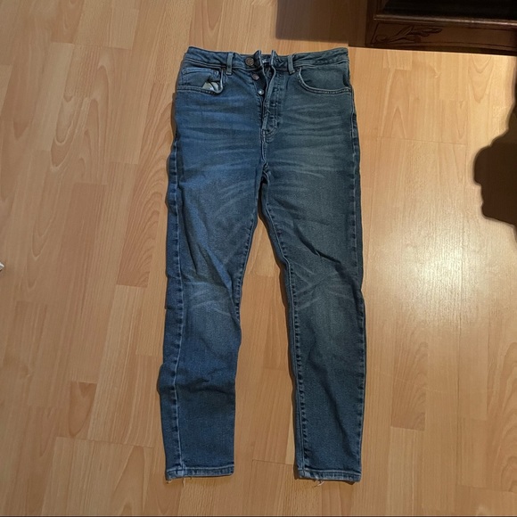 ** MOVING SALE - MUST GO *** Forever 21 - Button Up Skinny Jean - Picture 1 of 1